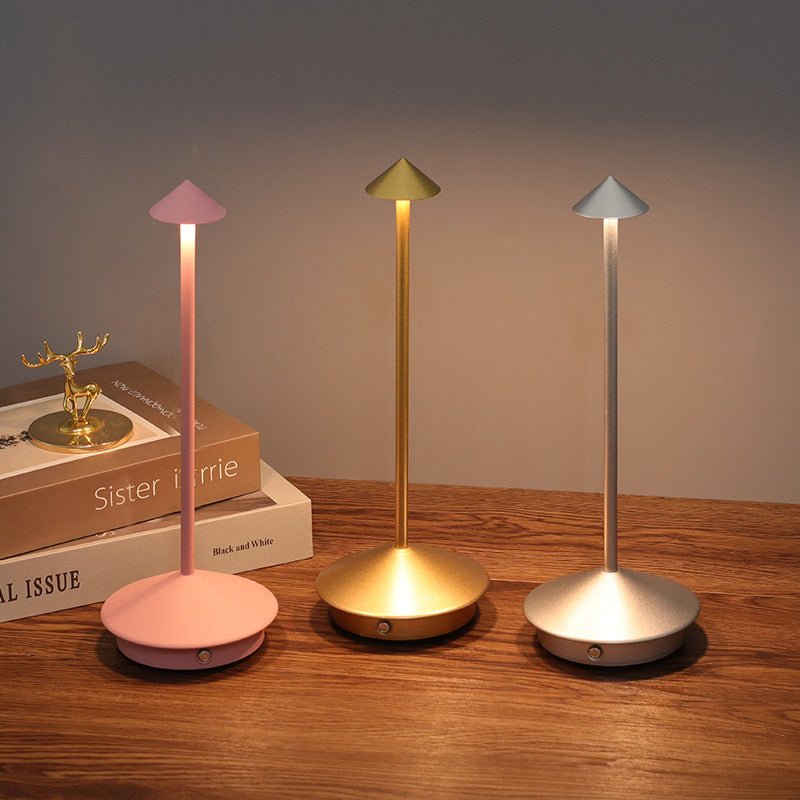 Wireless LED table lamp in an elegant design