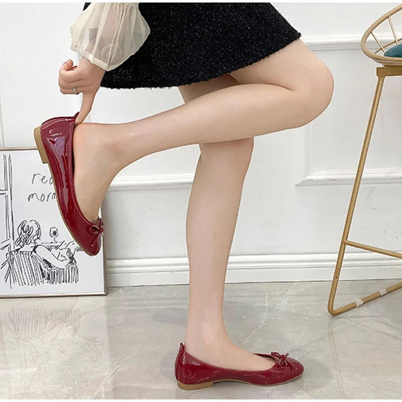 Womens Ballet Flats with Arch Support and Cushioned Insole, Slip-On Design