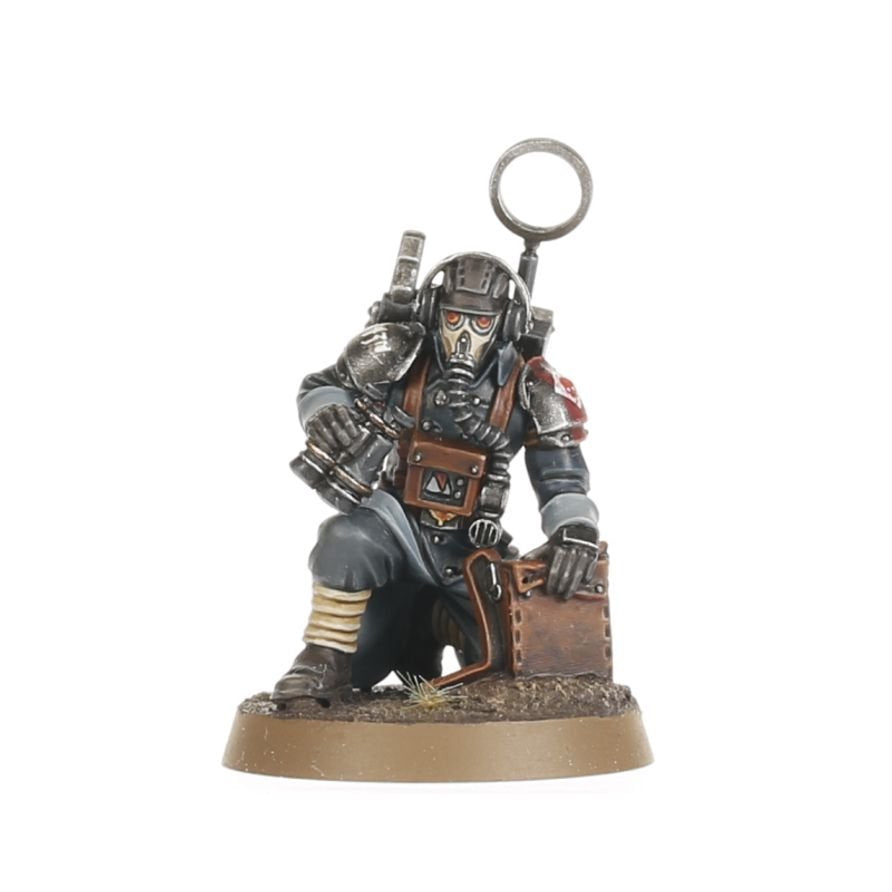 Warhammer 40K Astra Militarum Krieg Command Squad Miniatures Kit – Lord Commissar & Veteran Krieg Guardsmen – 7 Plastic Figures with Custom Weapon Options for Warhammer 40,000