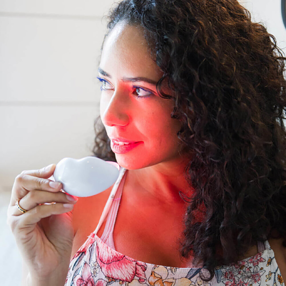 World's First At-Home Professional LED Lip Therapy Device