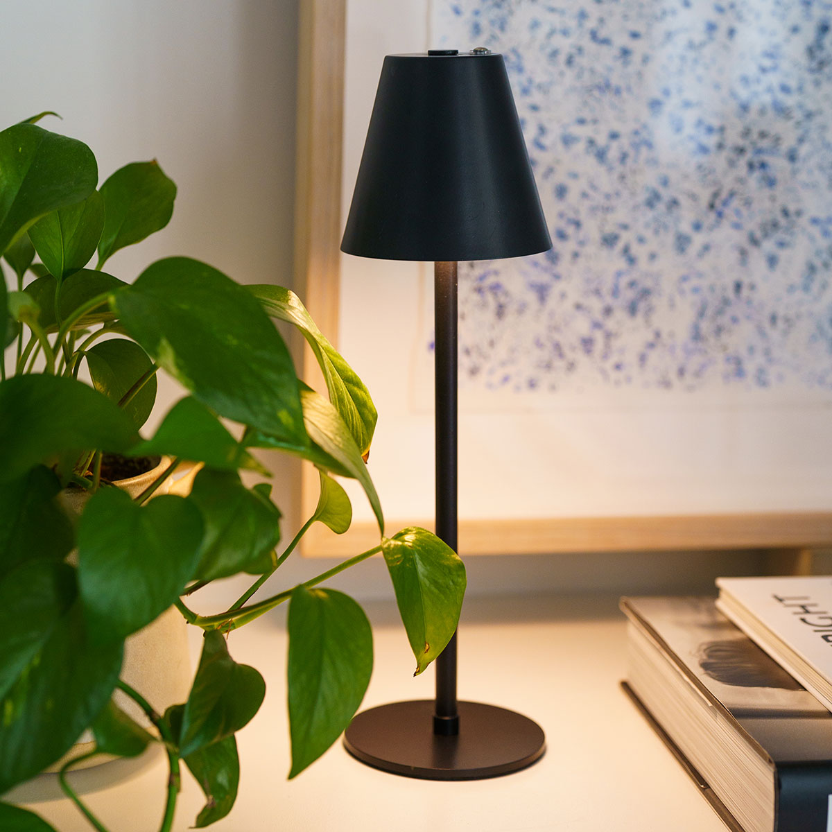 4-in-1 Indoor/Outdoor Bug Deterrent Lamp